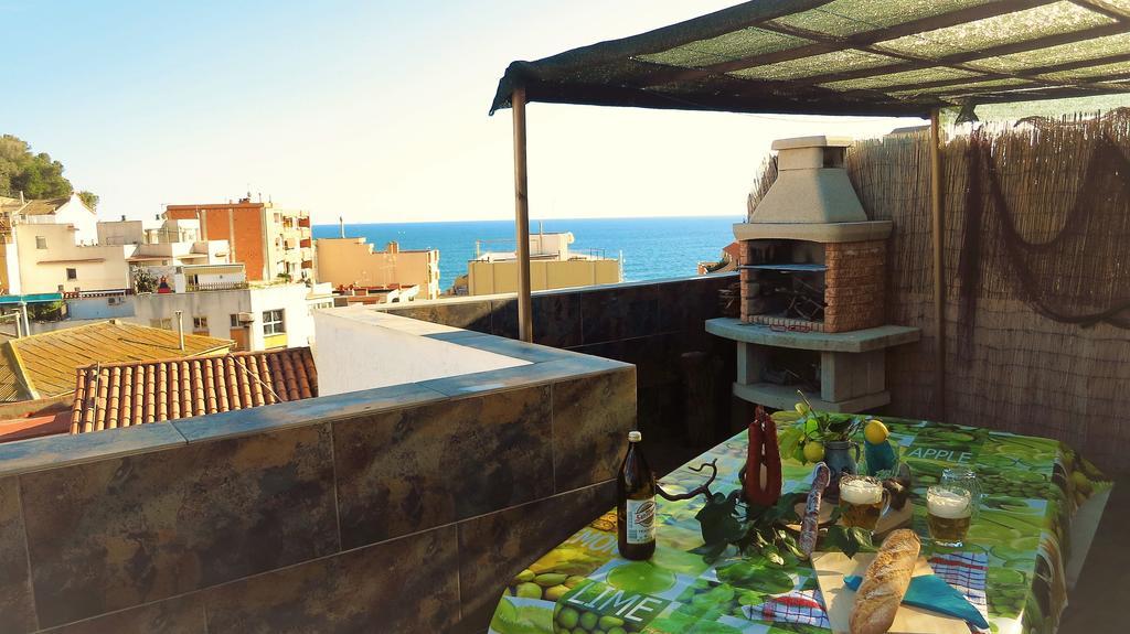 Claire Seaview & Beach-Apartment مونغات المظهر الخارجي الصورة