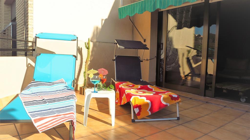 Claire Seaview & Beach-Apartment مونغات المظهر الخارجي الصورة
