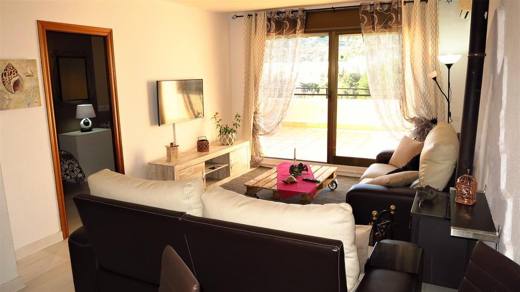 Claire Seaview & Beach-Apartment مونغات المظهر الخارجي الصورة