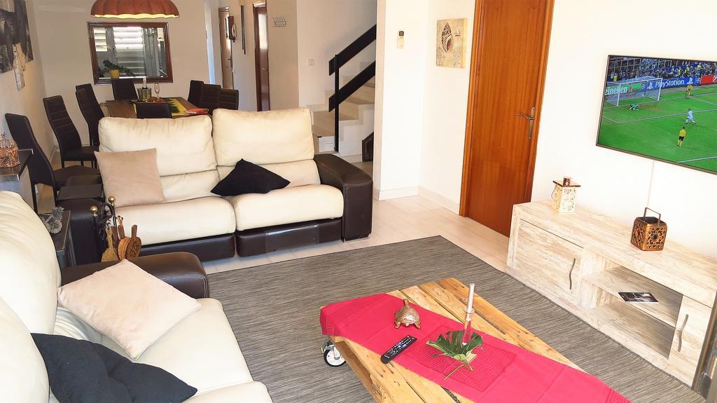 Claire Seaview & Beach-Apartment مونغات المظهر الخارجي الصورة