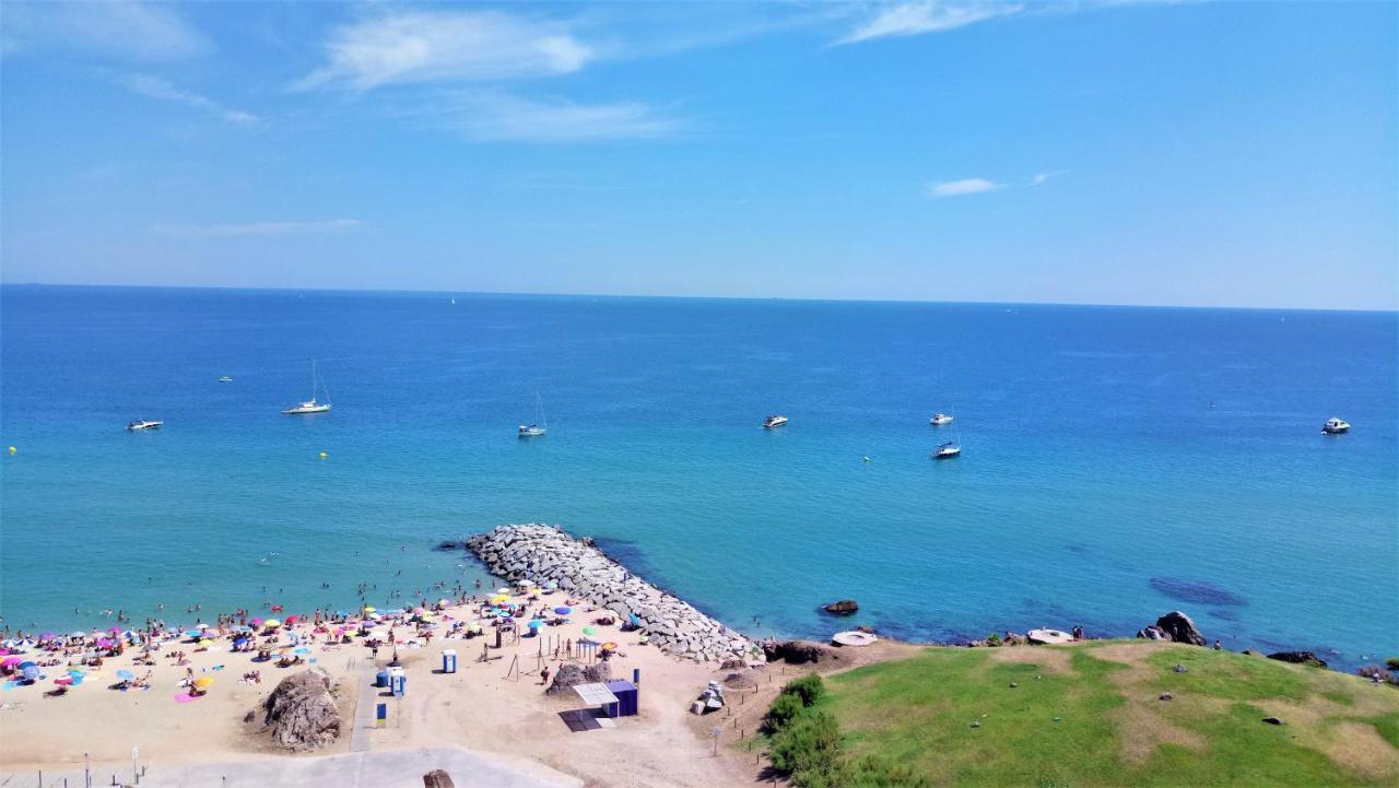 Claire Seaview & Beach-Apartment مونغات المظهر الخارجي الصورة