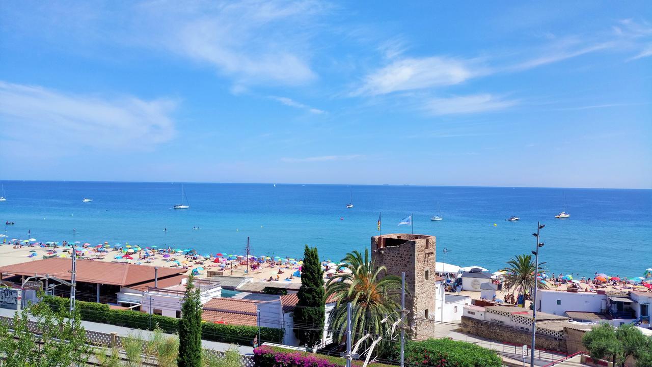 Claire Seaview & Beach-Apartment مونغات المظهر الخارجي الصورة