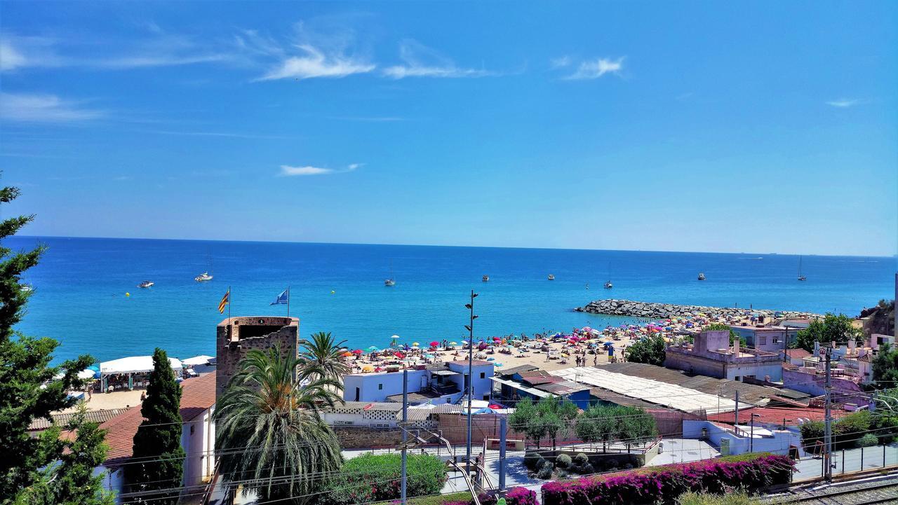 Claire Seaview & Beach-Apartment مونغات المظهر الخارجي الصورة