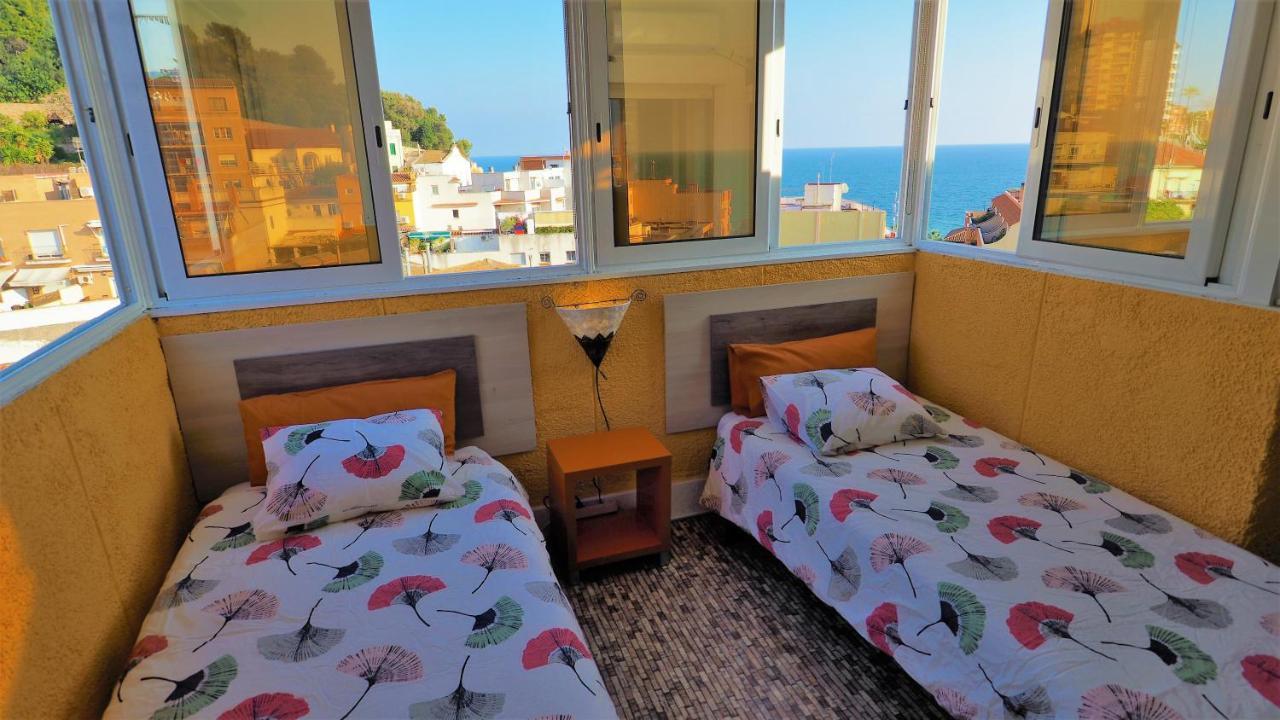Claire Seaview & Beach-Apartment مونغات المظهر الخارجي الصورة